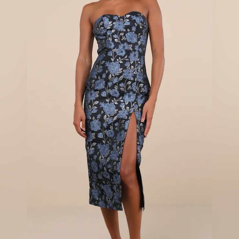 Lulu's Strapless Blue Floral Midi Dress